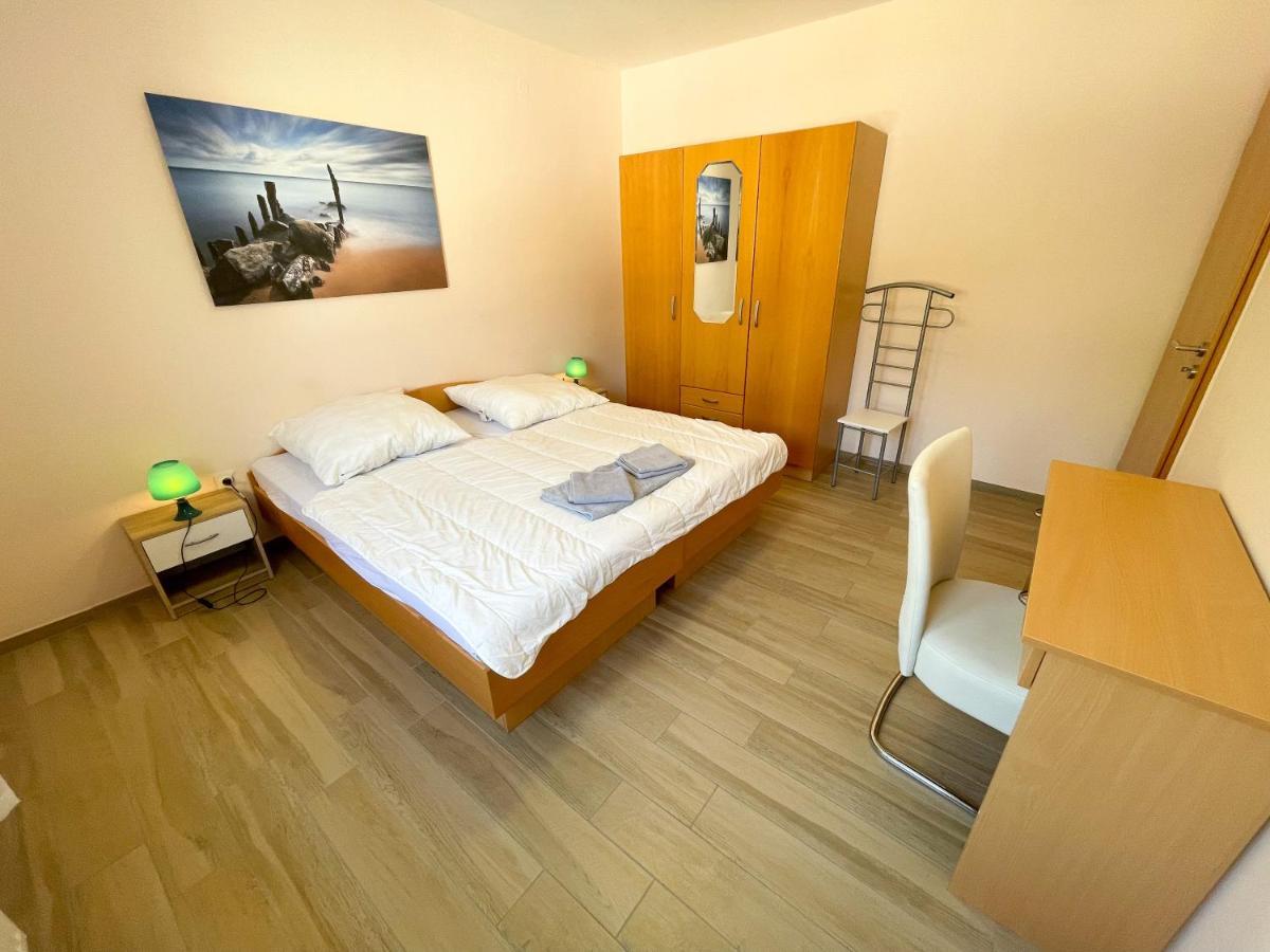 Apartments Sams ノヴィ・ヴィノドロスキー エクステリア 写真
